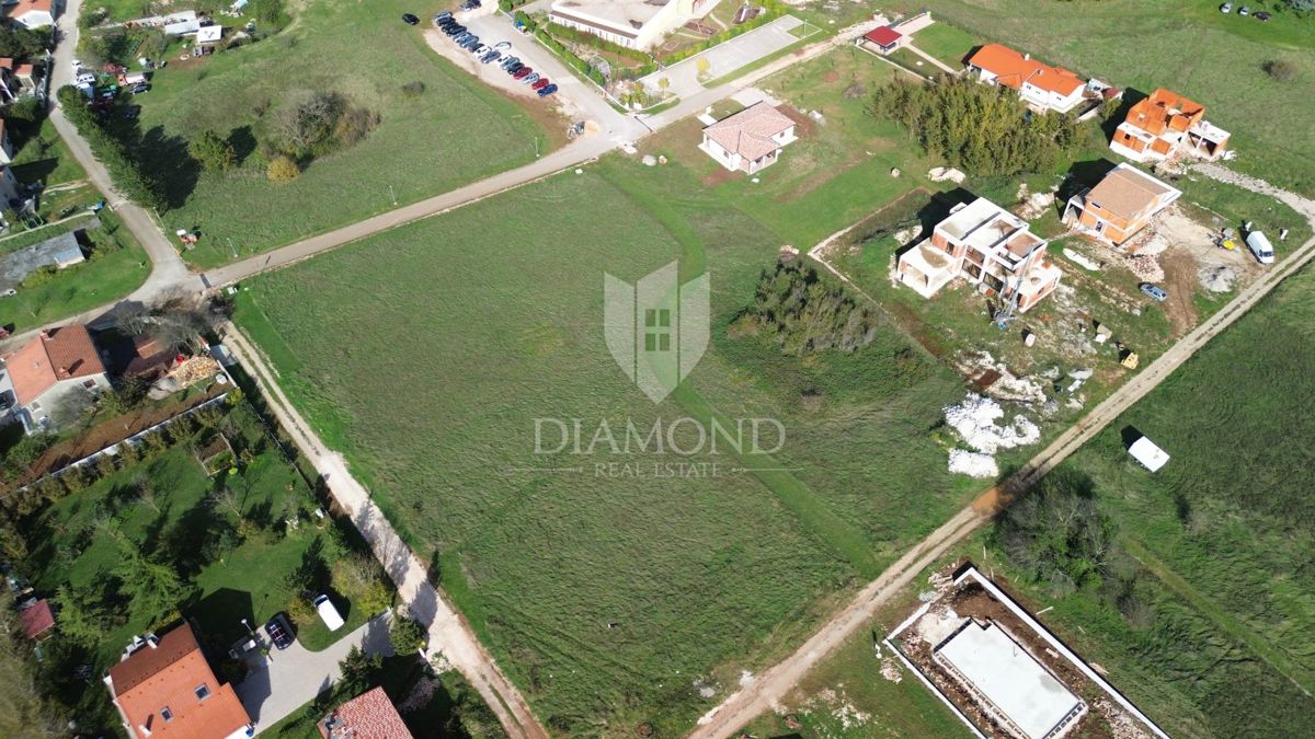 Zemljišče Kršan, 1.081m2