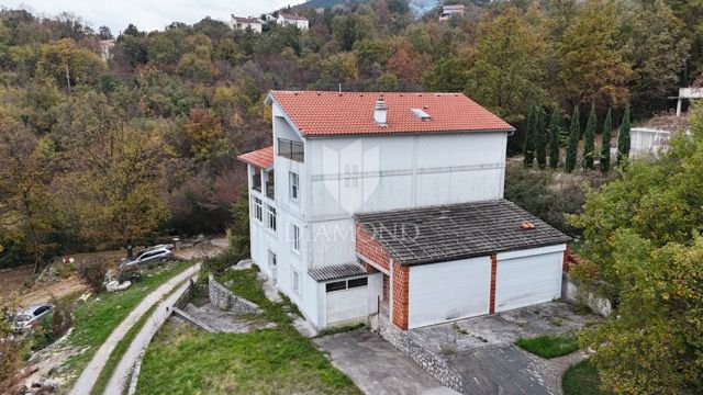 MATULJI, hiša s čudovitim pogledom na morje, tri stanovanjske enote