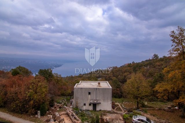 MATULJI, hiša s čudovitim pogledom na morje, tri stanovanjske enote