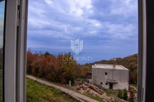 MATULJI, hiša s čudovitim pogledom na morje, tri stanovanjske enote