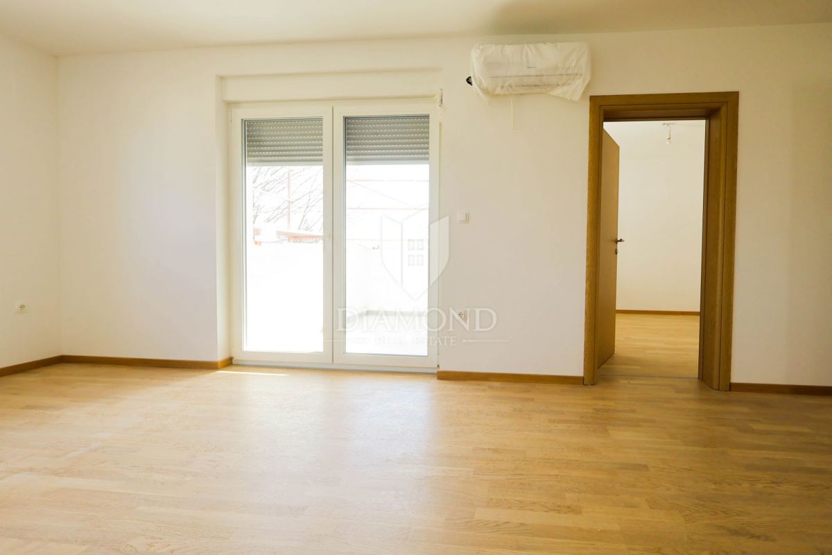 Apartmaj Prozorje, Dugo Selo - Okolica, 75m2