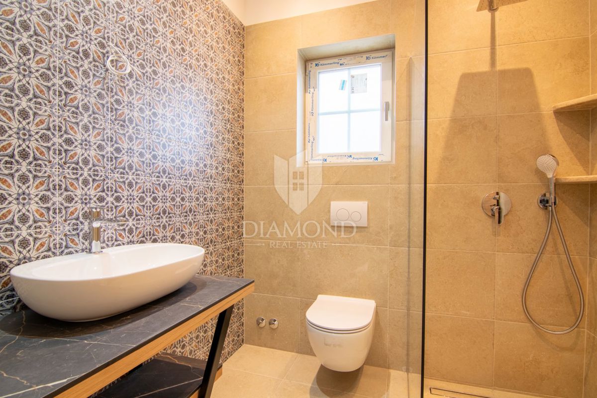 Krk, Vila z bazenom, pogled na morje