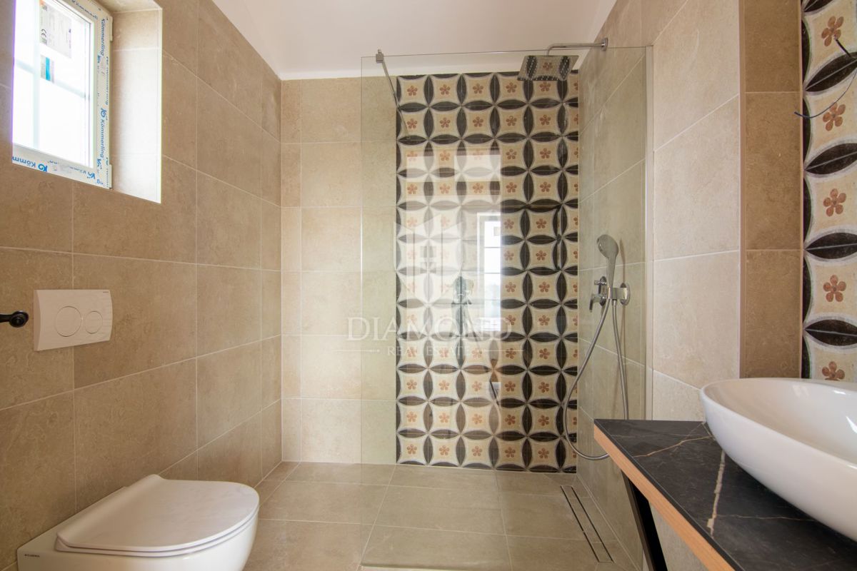 Krk, Vila z bazenom, pogled na morje