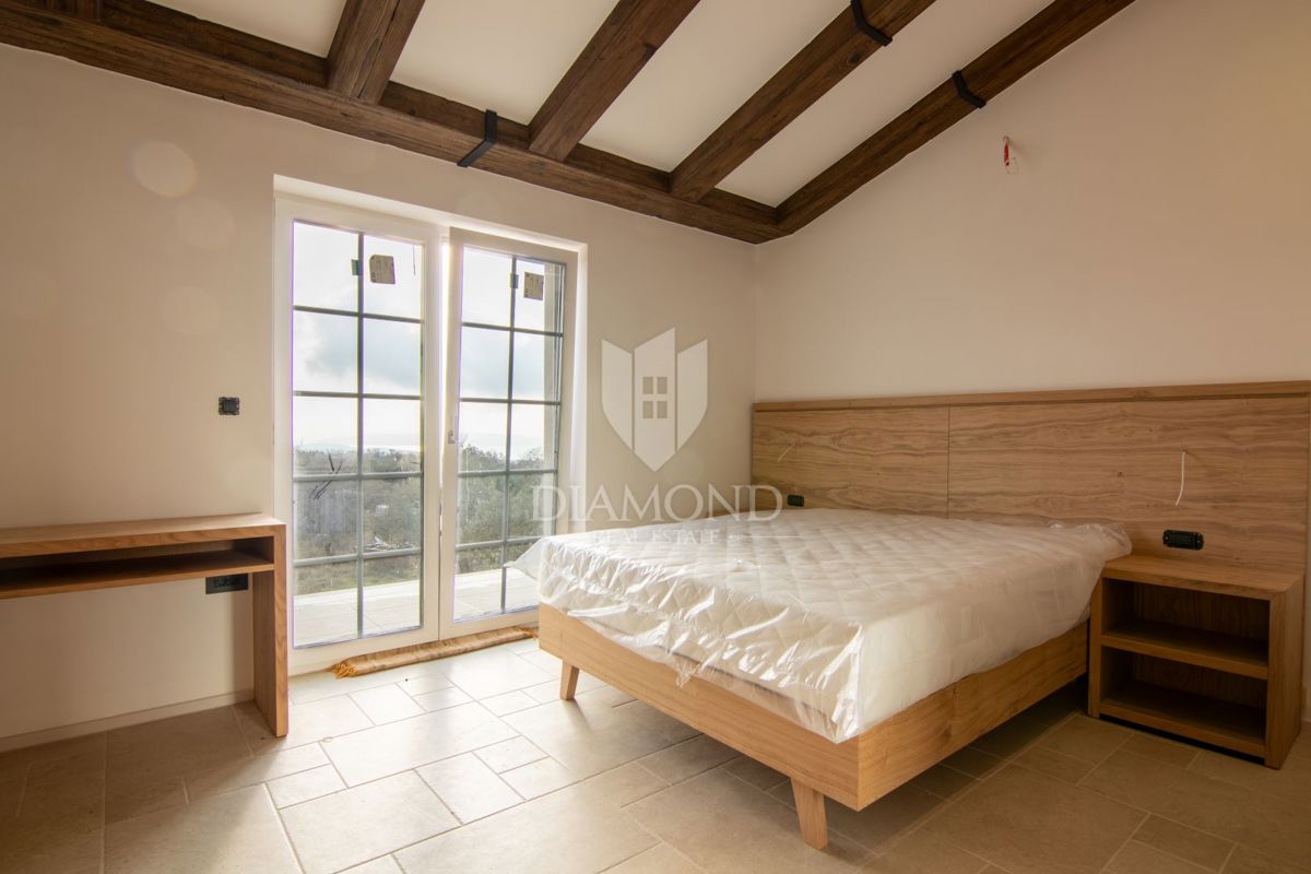 Krk, Vila z bazenom, pogled na morje