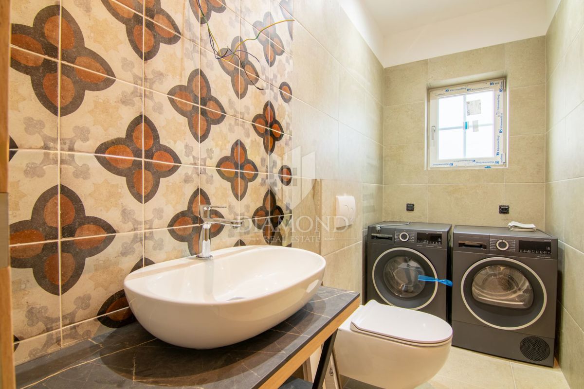 Krk, Vila z bazenom, pogled na morje