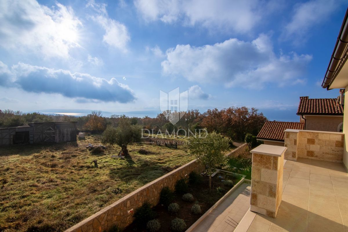 Krk, Vila z bazenom, pogled na morje