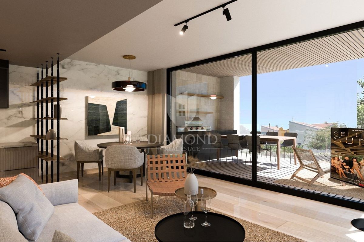 Novigrad, Luksuzno opremljeno stanovanje v pritličju s pogledom na morje!