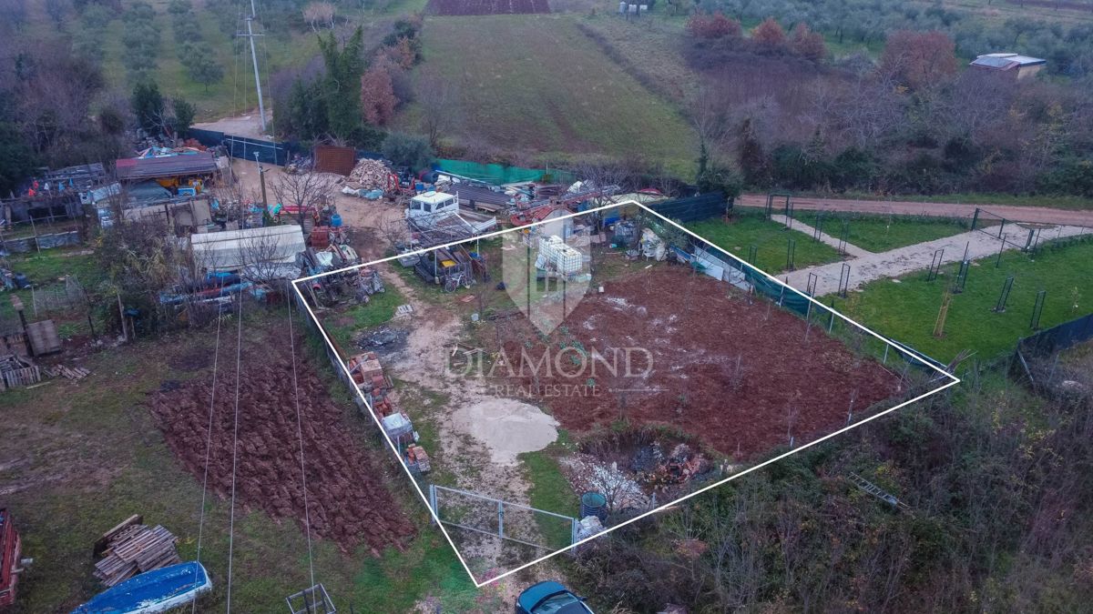 Umag, center, ograjeno kmetijsko zemljišče!