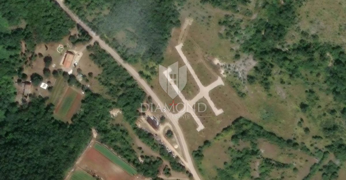 Zemljišče Kaštel, Buje, 553m2