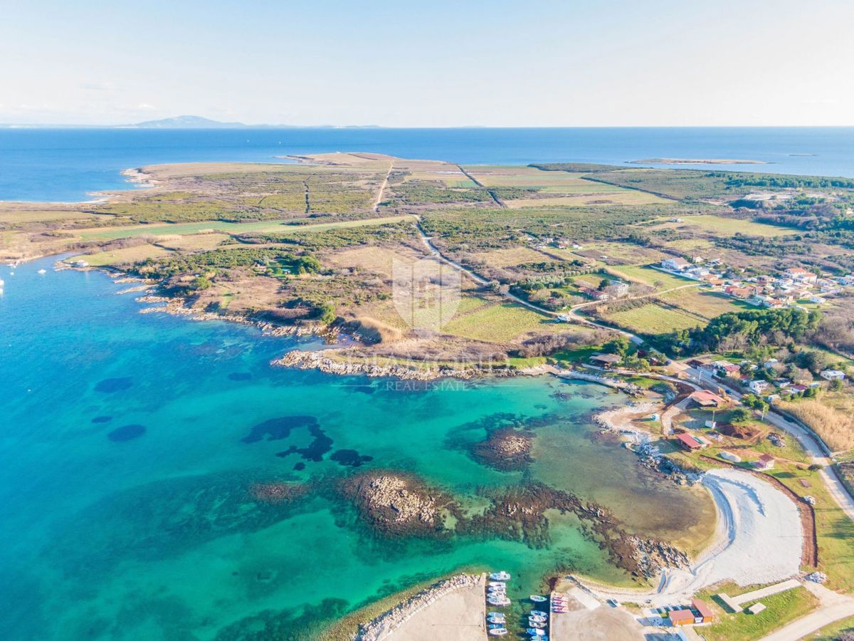 Okolica Pulja: naložba ob morju, pripravljeno za vizijo