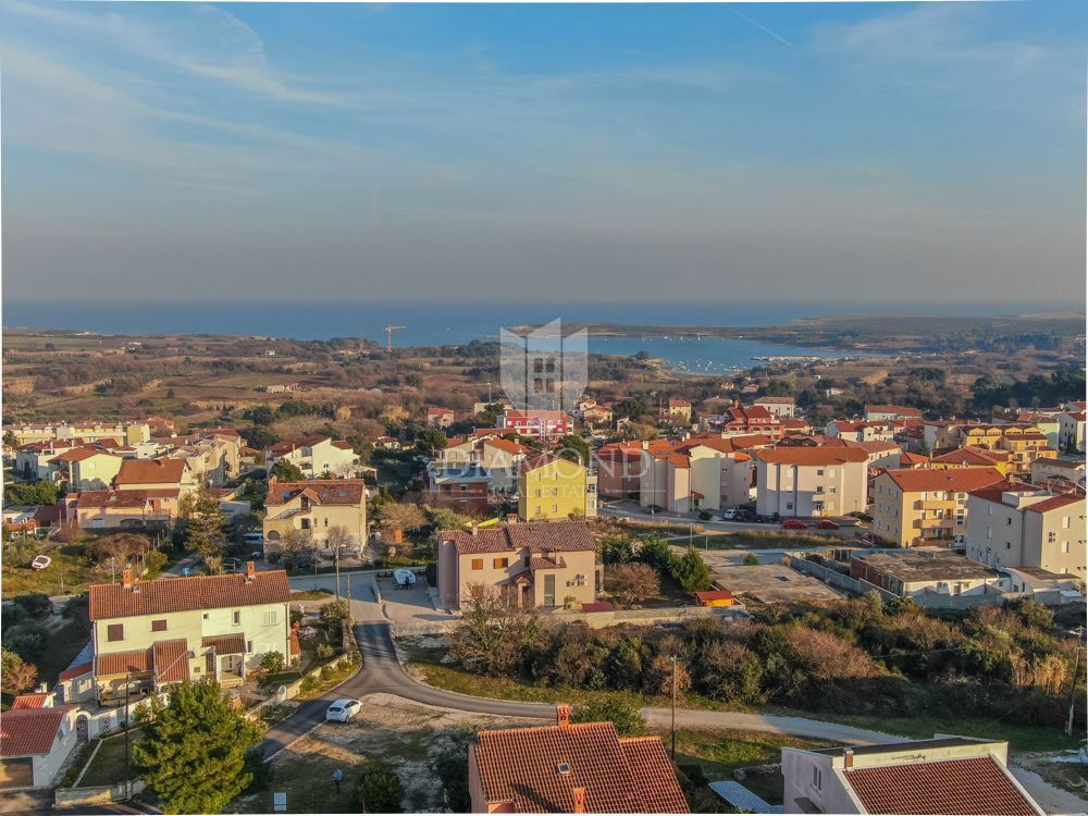 Okolica Pulja: naložba ob morju, pripravljeno za vizijo