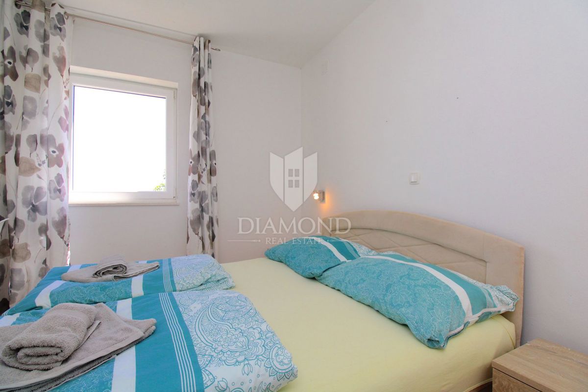 Apartmajska hiša z bazenom v okolici Rapca