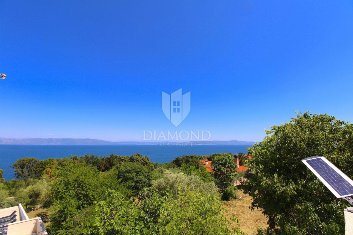 Apartmajska hiša z bazenom v okolici Rapca