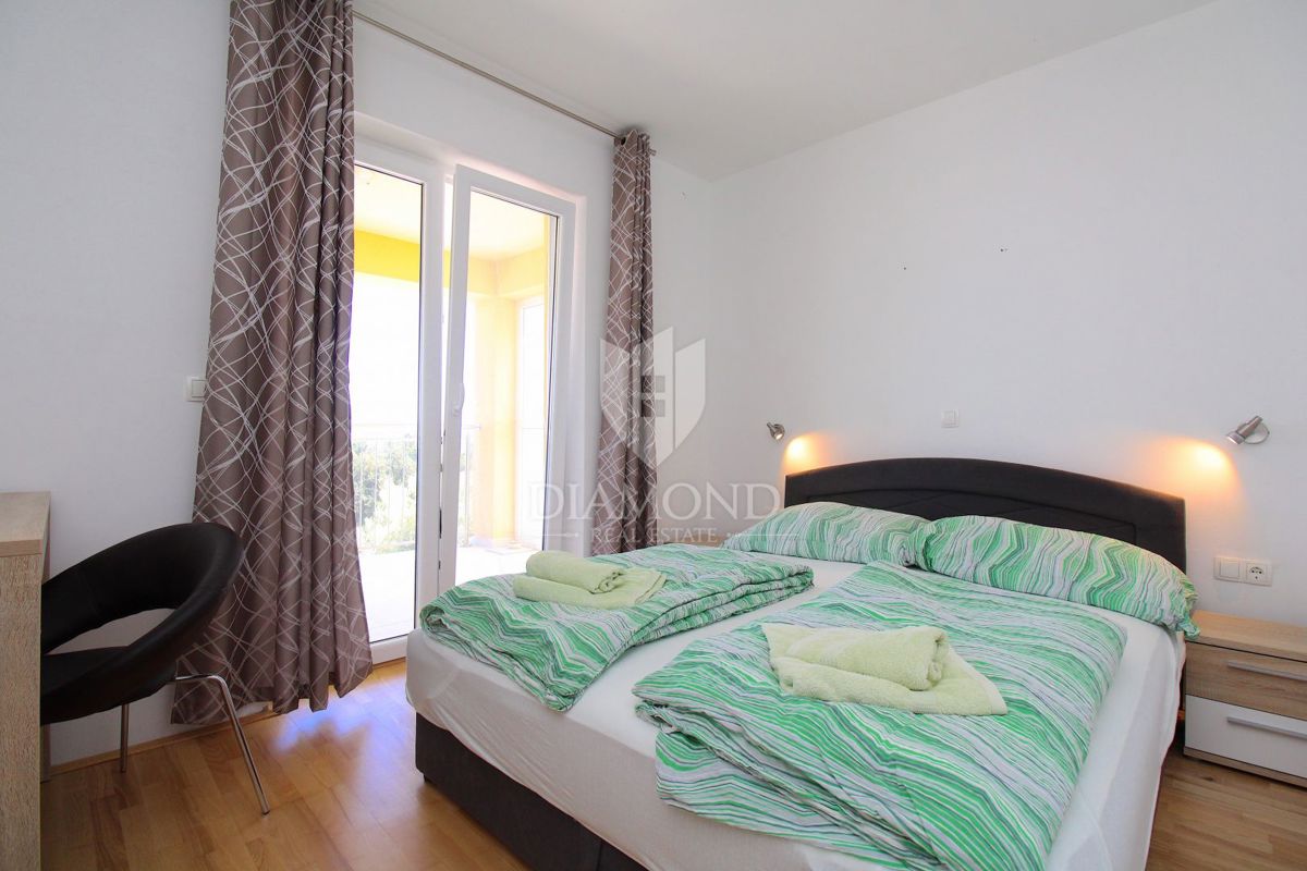 Apartmajska hiša z bazenom v okolici Rapca