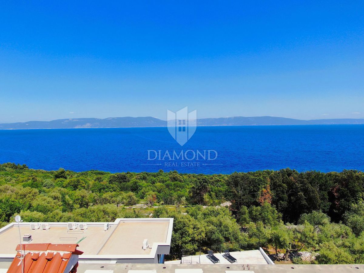 Apartmajska hiša z bazenom v okolici Rapca