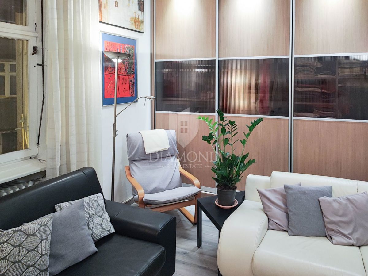 Zagreb, Center! Moderno trisobno stanovanje!