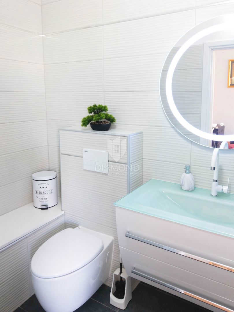 Zagreb, Center! Moderno trisobno stanovanje!