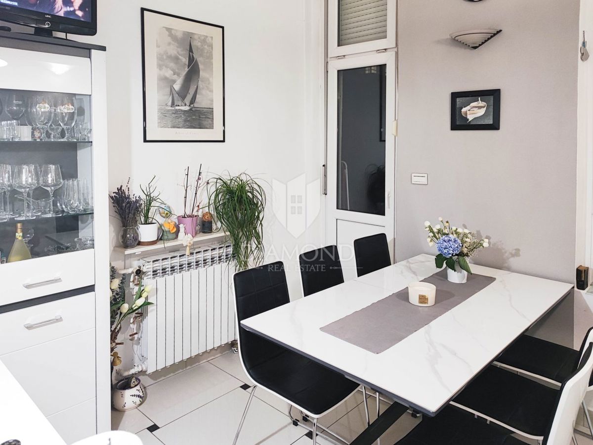 Zagreb, Center! Moderno trisobno stanovanje!