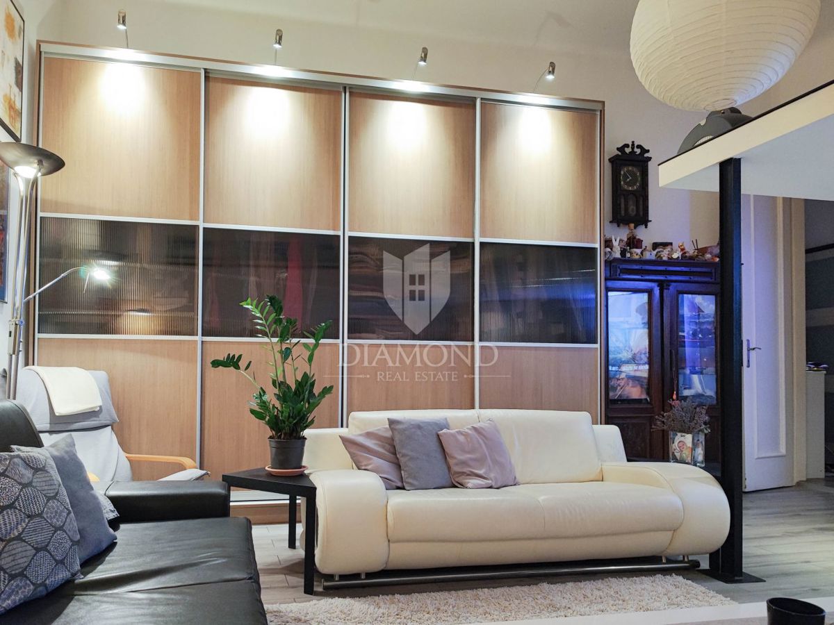 Zagreb, Center! Moderno trisobno stanovanje!