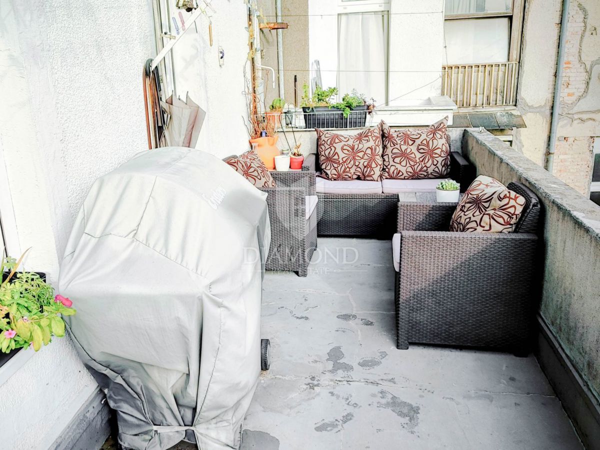 Zagreb, Center! Moderno trisobno stanovanje!