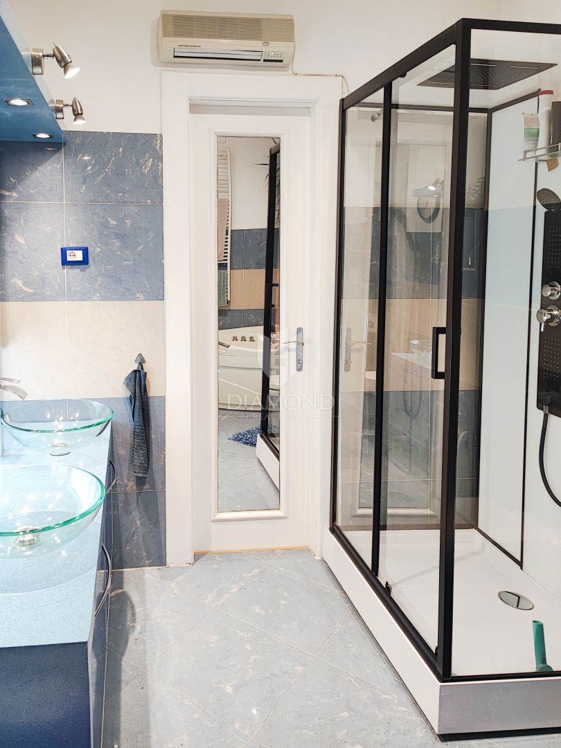 Zagreb, Center! Moderno trisobno stanovanje!