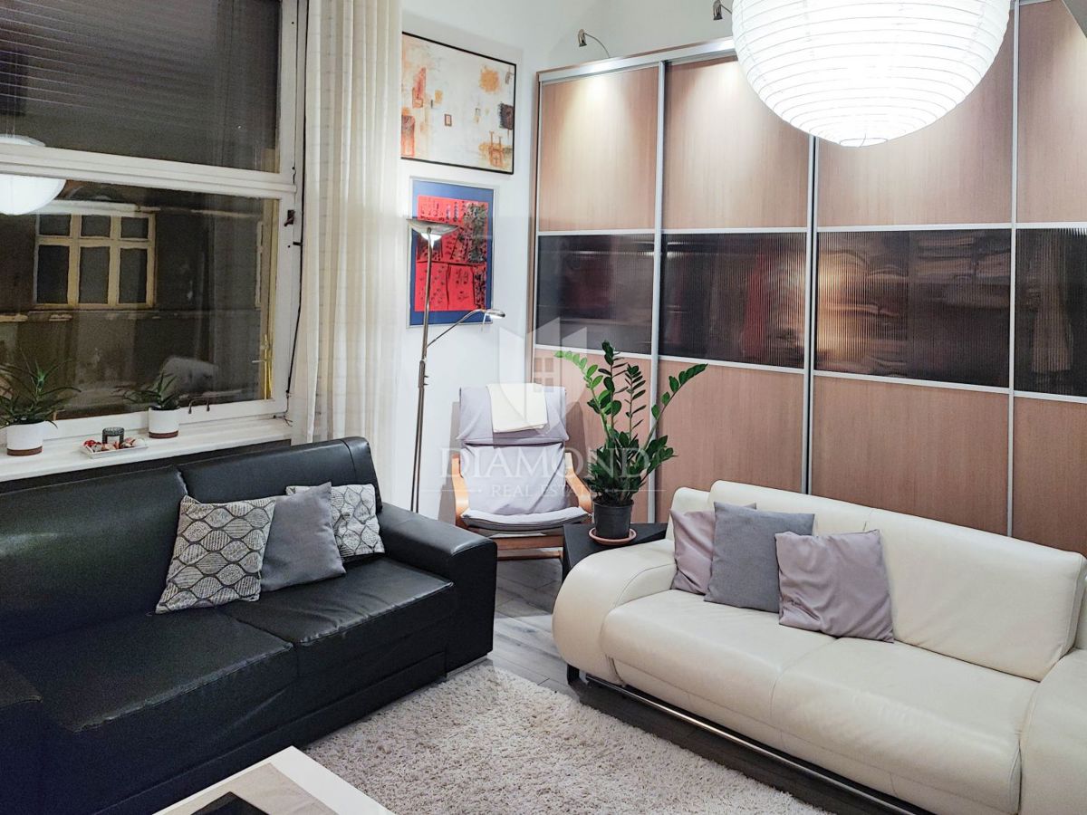 Zagreb, Center! Moderno trisobno stanovanje!