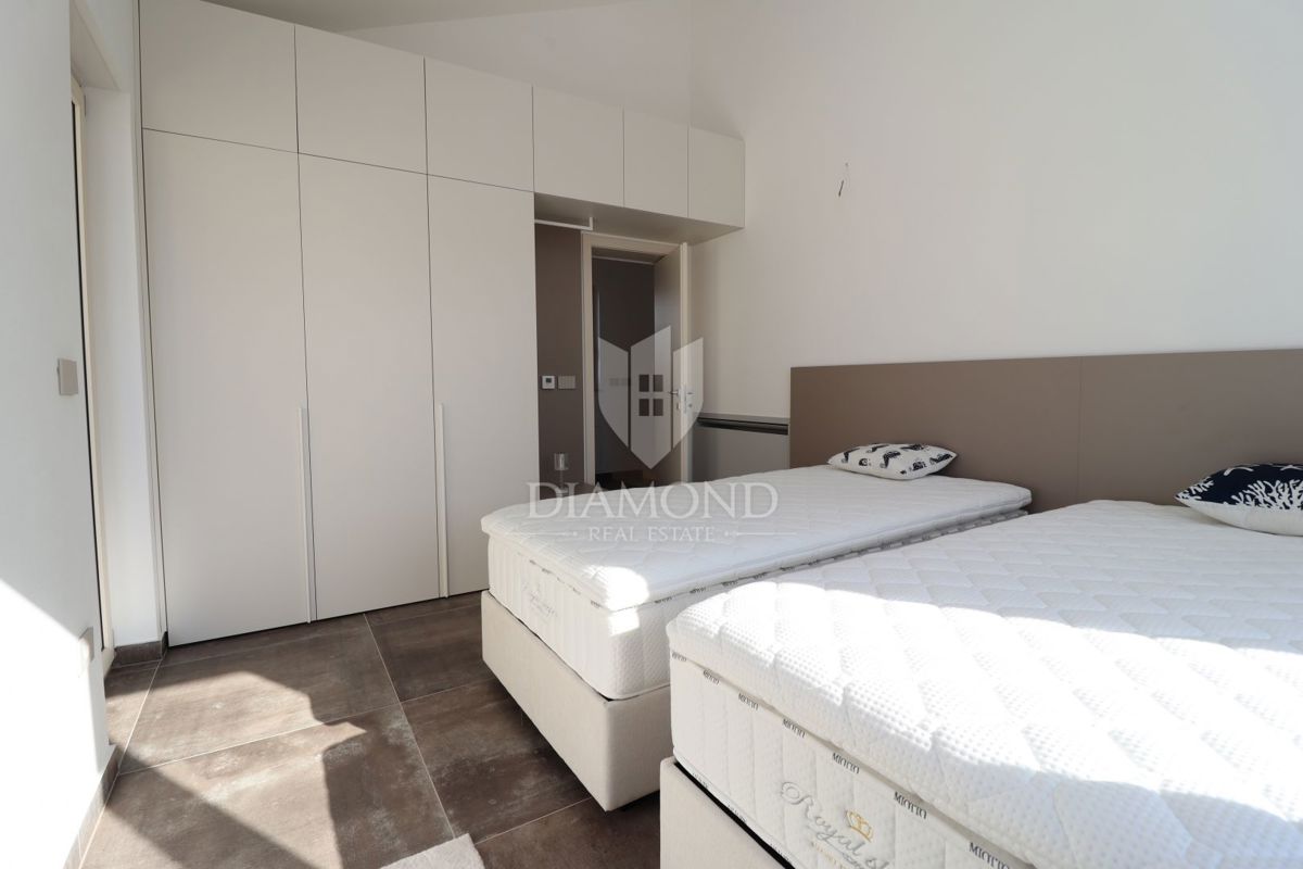 Poreč, okolica, opremljena hiša le nekaj korakov od morja