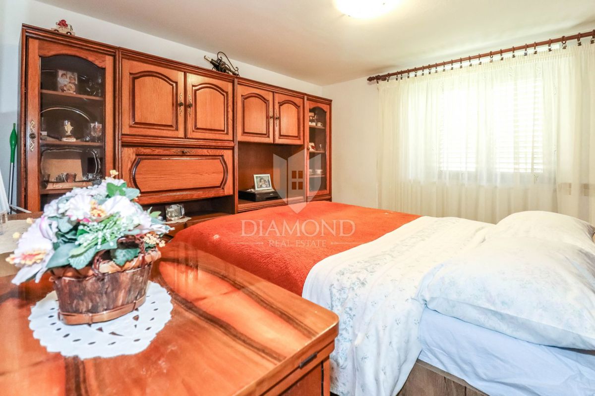 Dve prostorni hiši v bližini Svetvinčenta