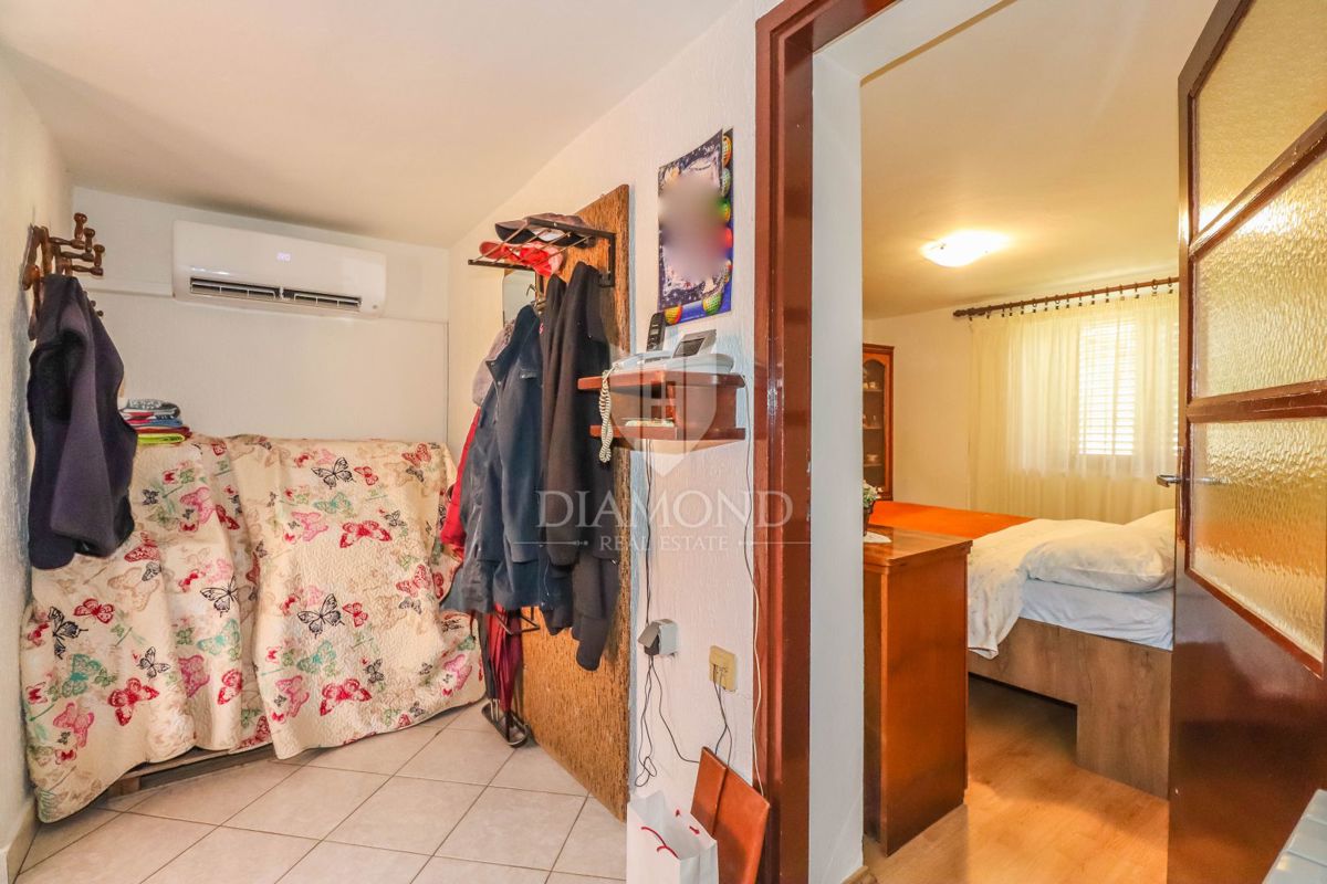 Dve prostorni hiši v bližini Svetvinčenta