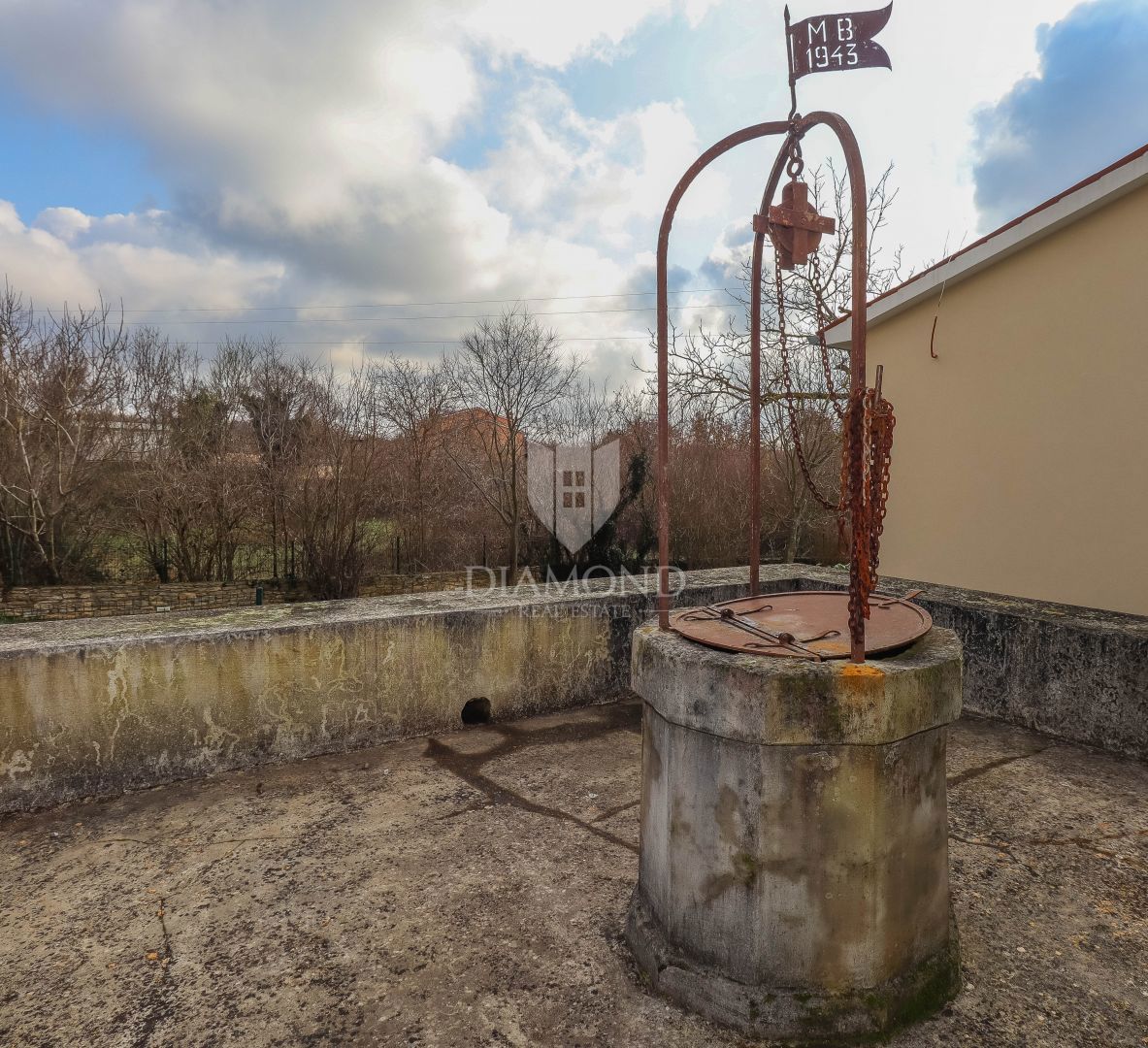 Dve prostorni hiši v bližini Svetvinčenta