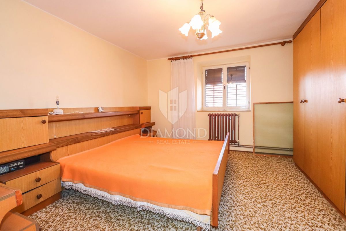 Dve prostorni hiši v bližini Svetvinčenta