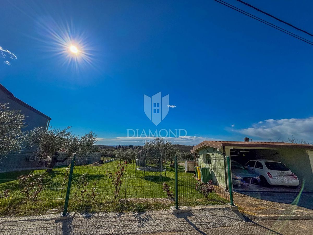 Buje, okolica, samostoječa hiša s pogledom na more !