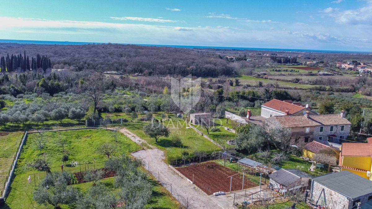 Buje, okolica, samostoječa hiša s pogledom na more !