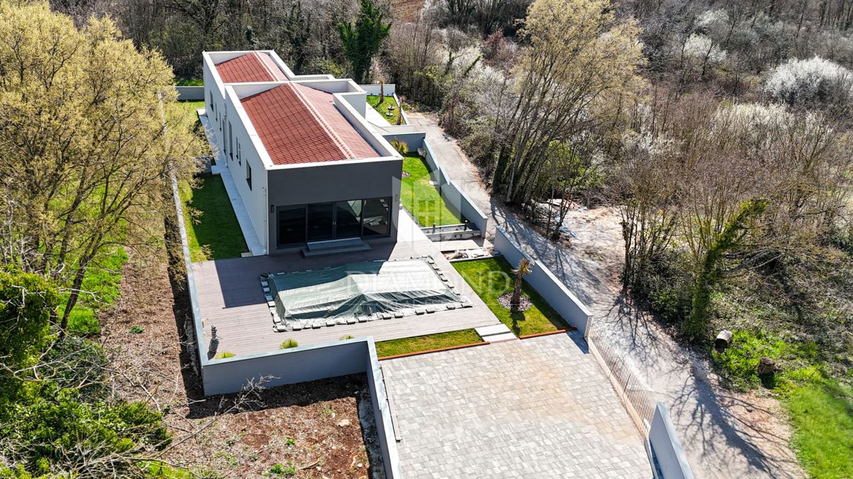 Okolica Barbana, čudovita novozgrajena počitniška hiša