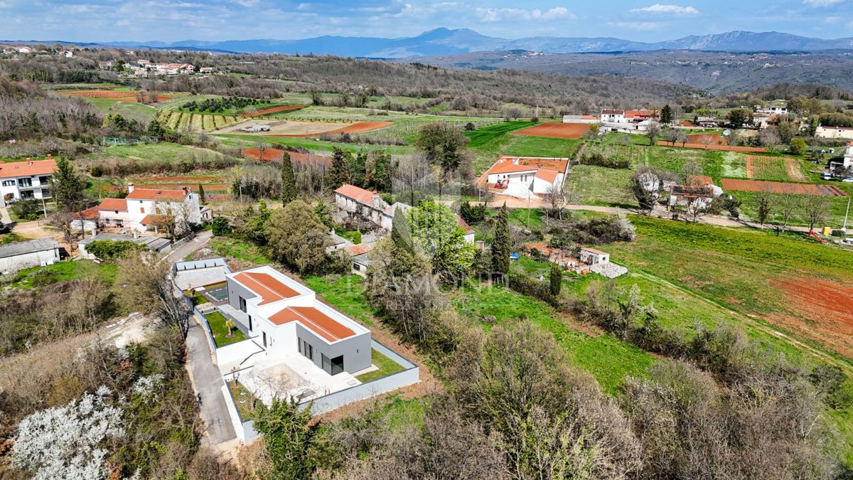 Okolica Barbana, čudovita novozgrajena počitniška hiša