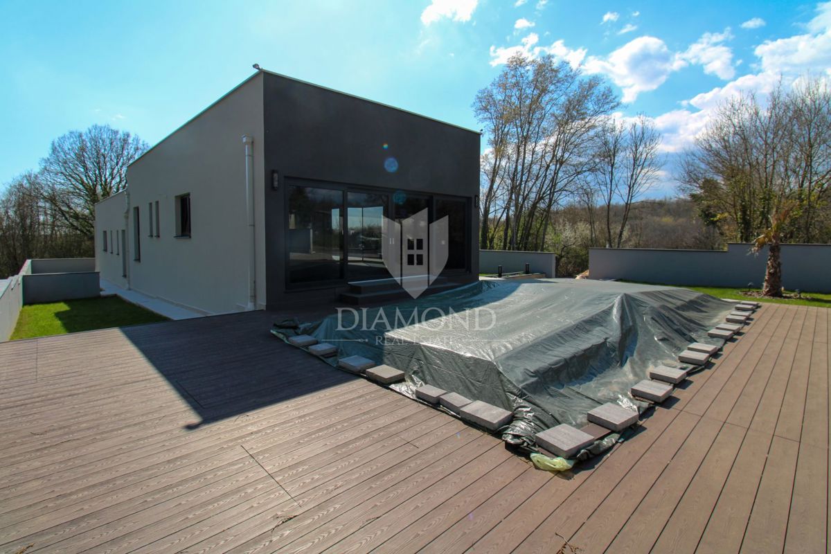 Okolica Barbana, čudovita novozgrajena počitniška hiša