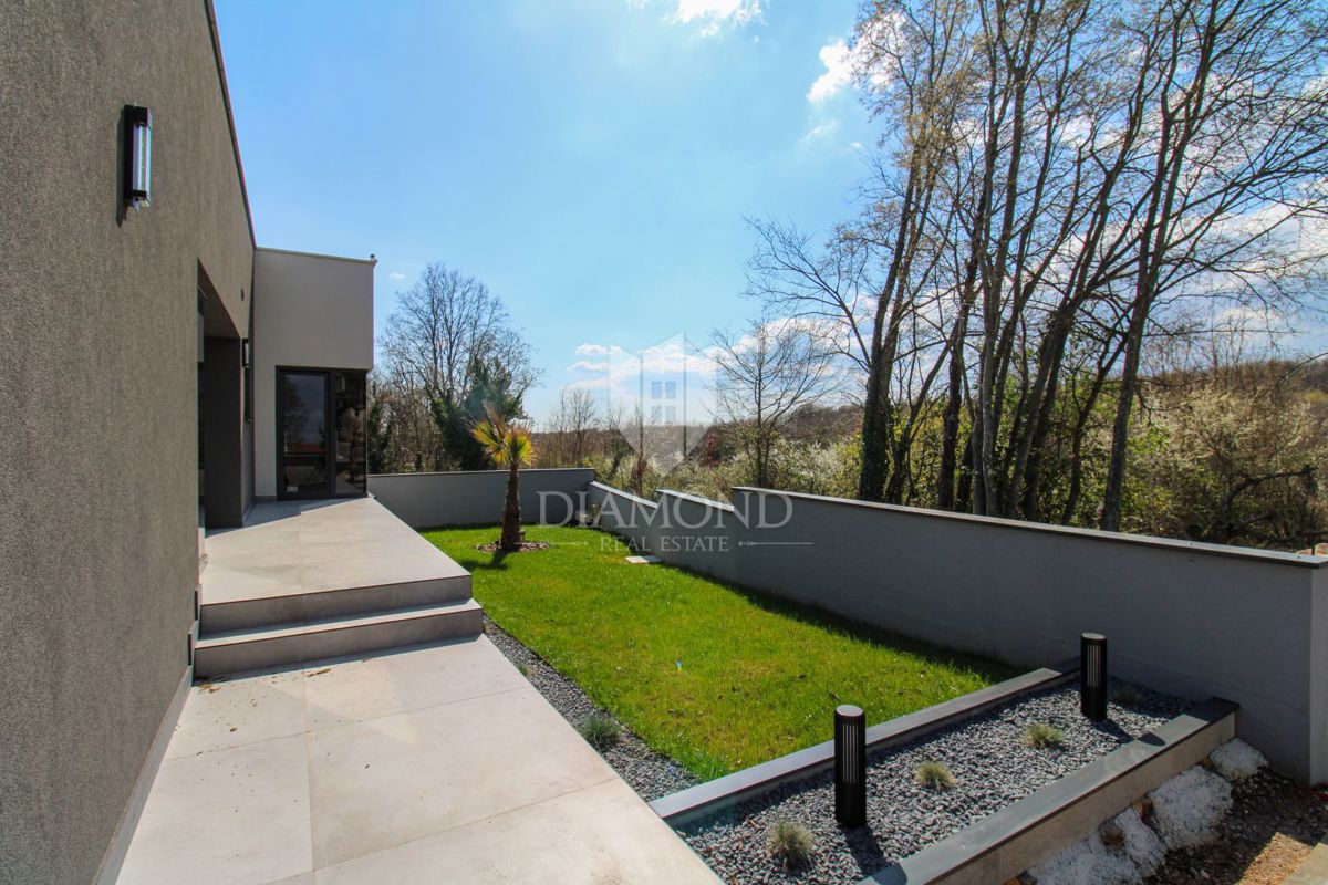 Okolica Barbana, čudovita novozgrajena počitniška hiša