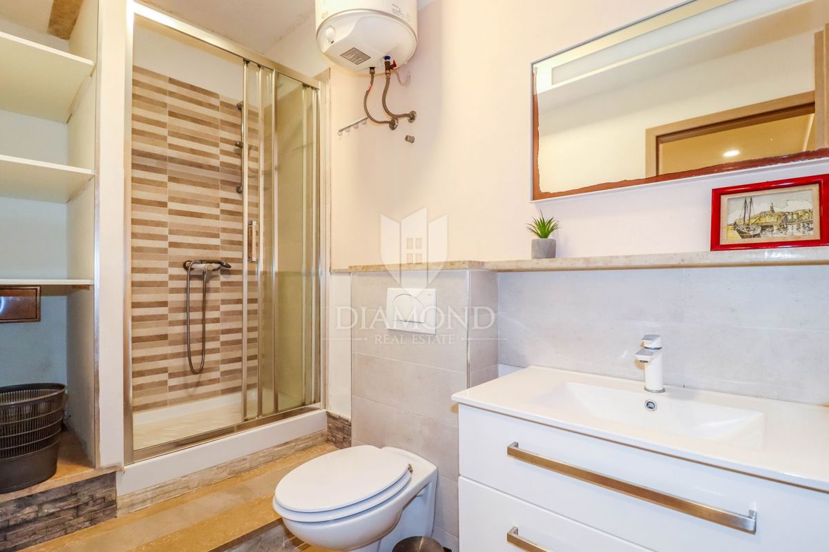 Rovinj, dva studia, prva vrsta do morja - potrebna popolna prenova