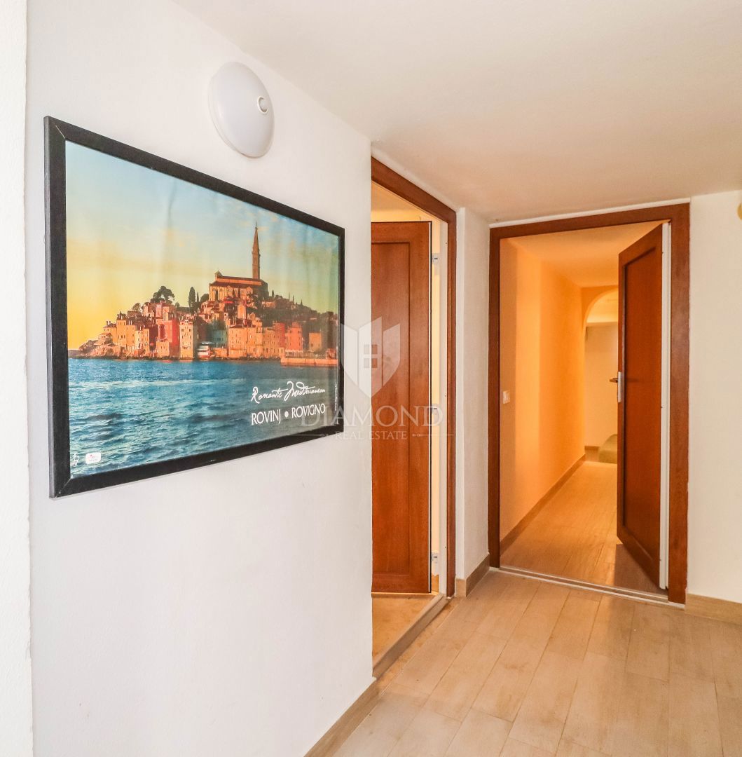 Rovinj, dva studia, prva vrsta do morja - potrebna popolna prenova