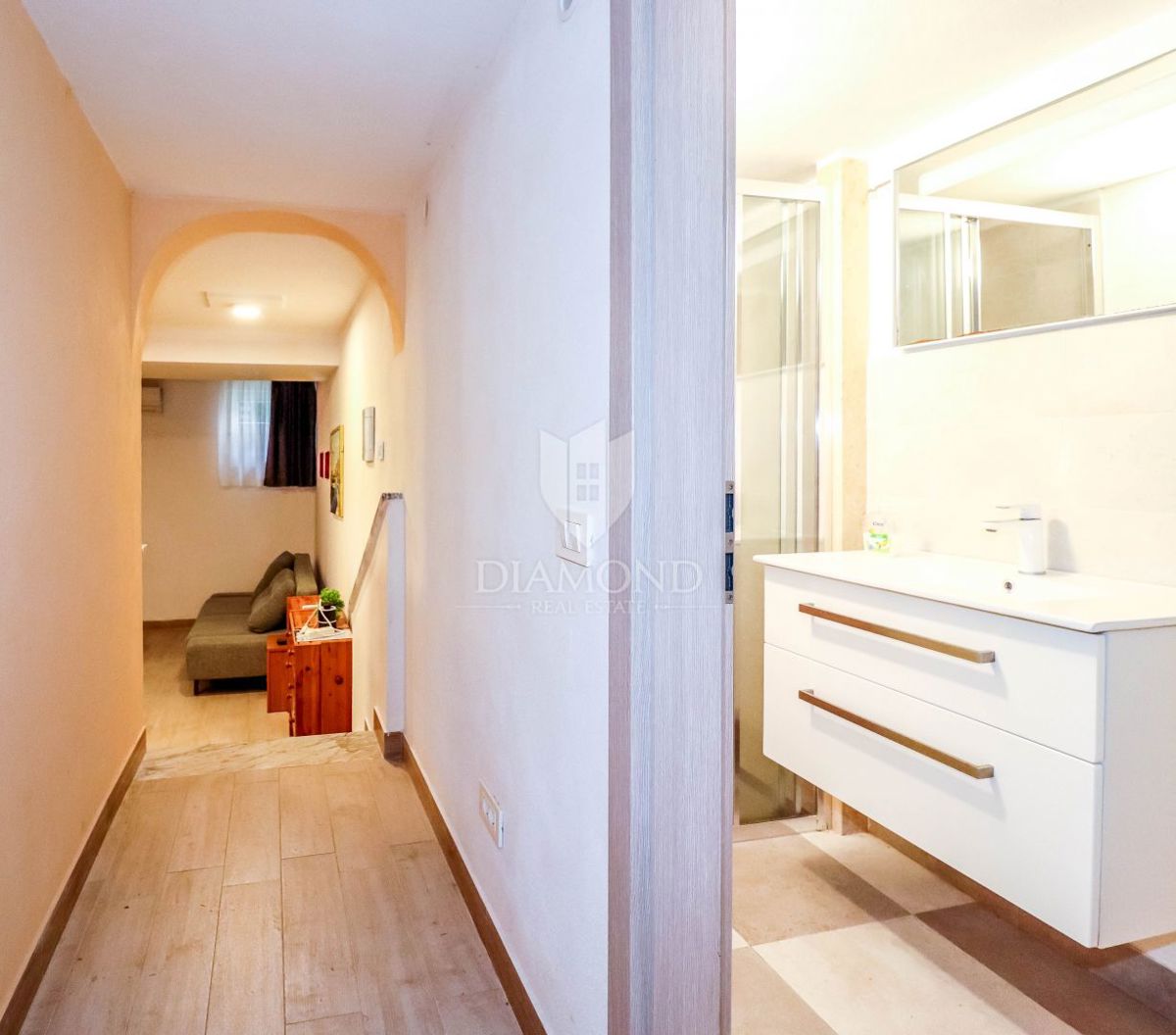 Rovinj, dva studia, prva vrsta do morja - potrebna popolna prenova