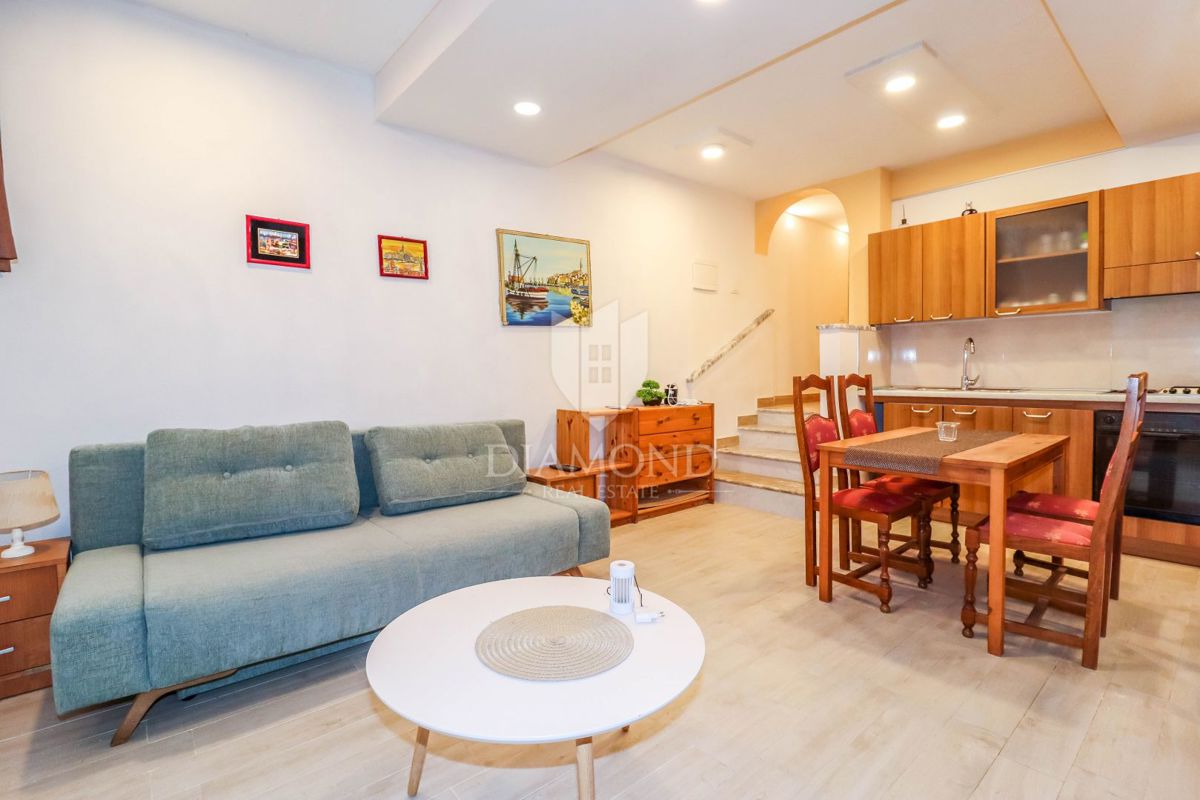 Rovinj, dva studia, prva vrsta do morja - potrebna popolna prenova