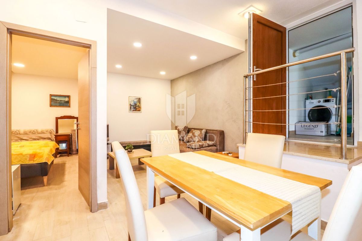 Rovinj, dva studia, prva vrsta do morja - potrebna popolna prenova