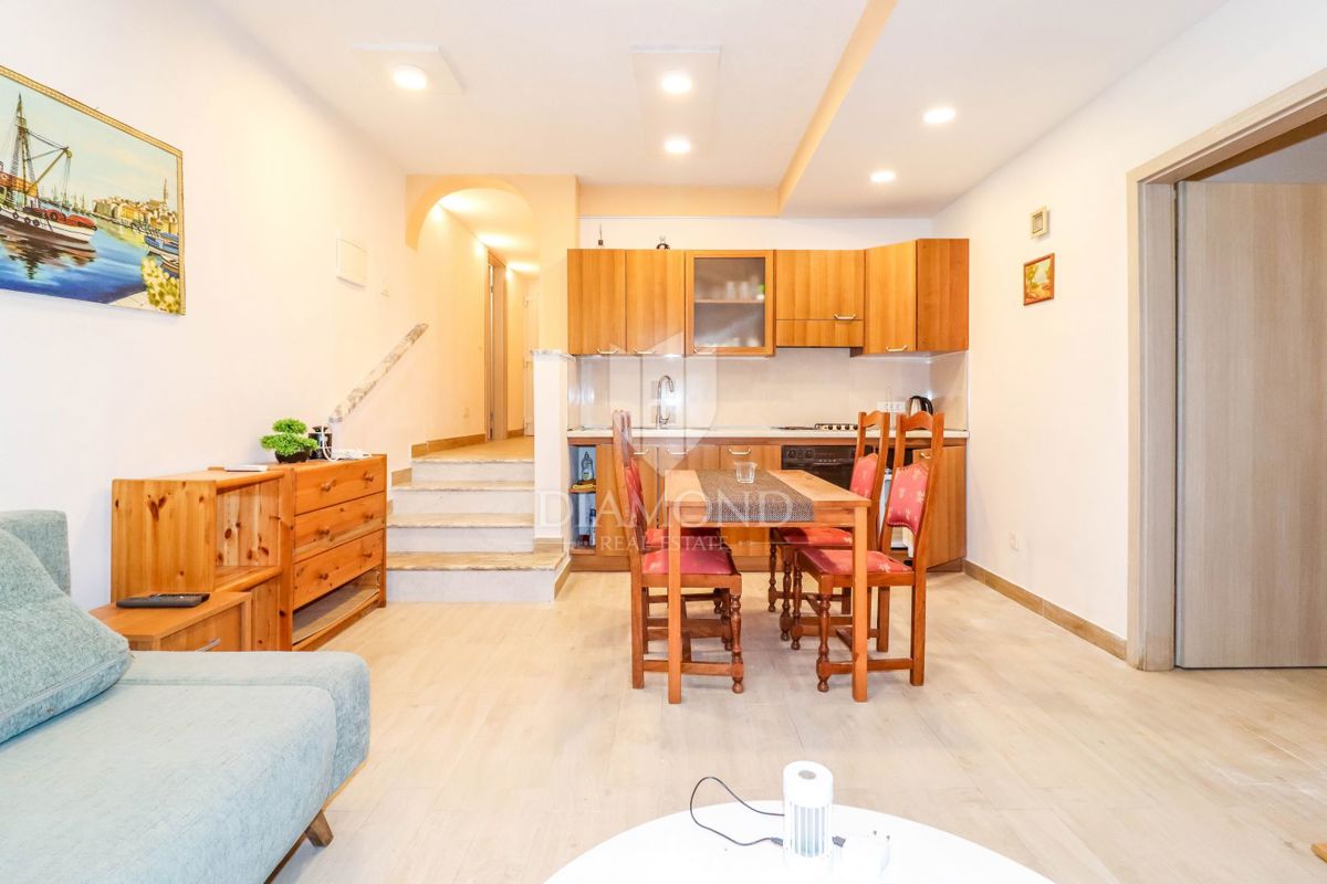 Rovinj, dva studia, prva vrsta do morja - potrebna popolna prenova