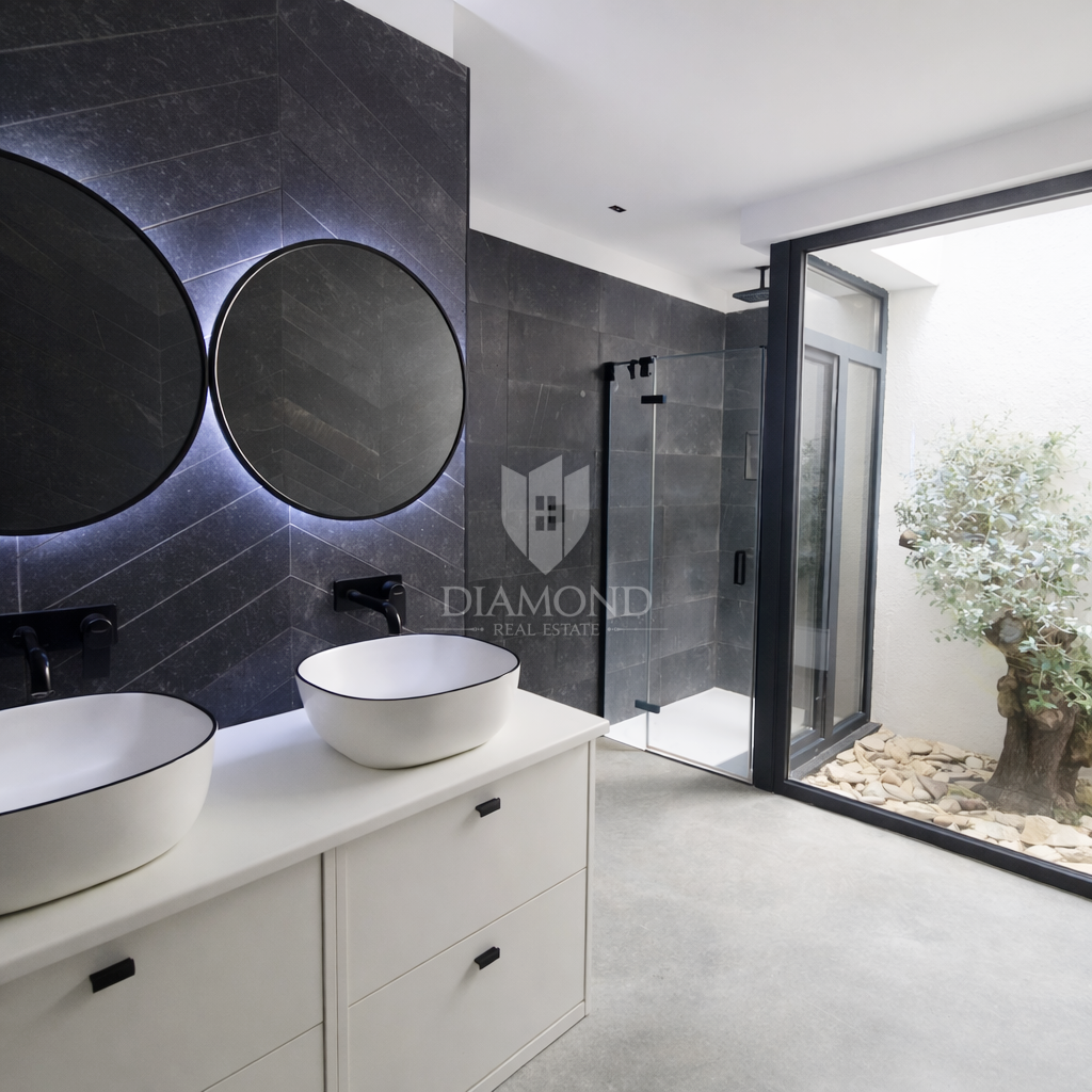 Labin, 1 km od centra mesta, moderna enonadstropna hiša