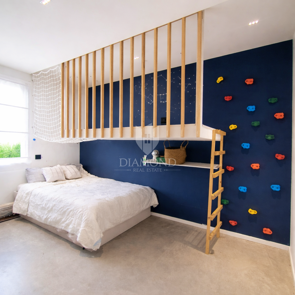 Labin, 1 km od centra mesta, moderna enonadstropna hiša