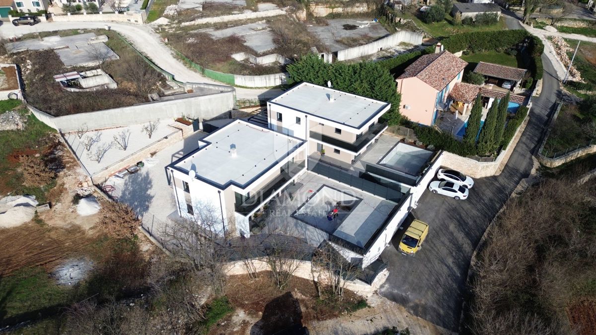 Svetincenat, okolica, moderna vila z bazenom
