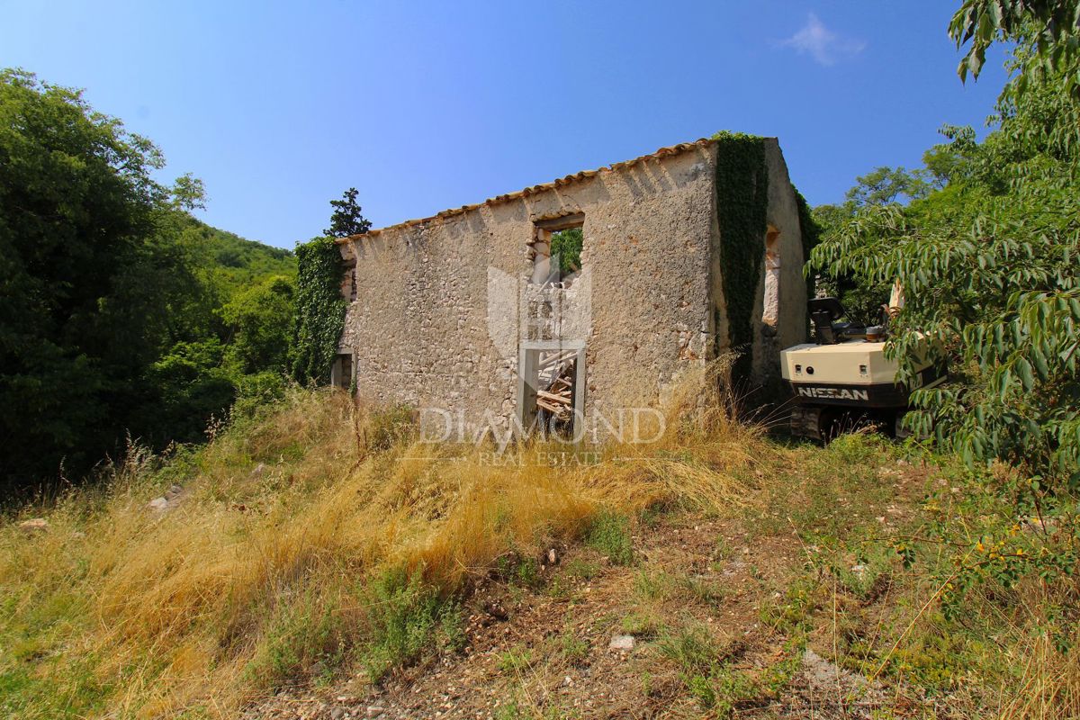 Labin, Rabac, hiša za prenovo s pogledom na morje