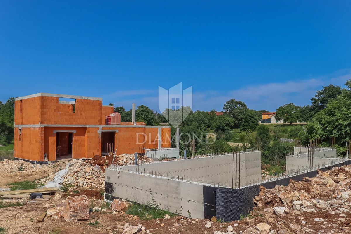 Srednja Istra, odlična hiša z bazenom po odlični ceni