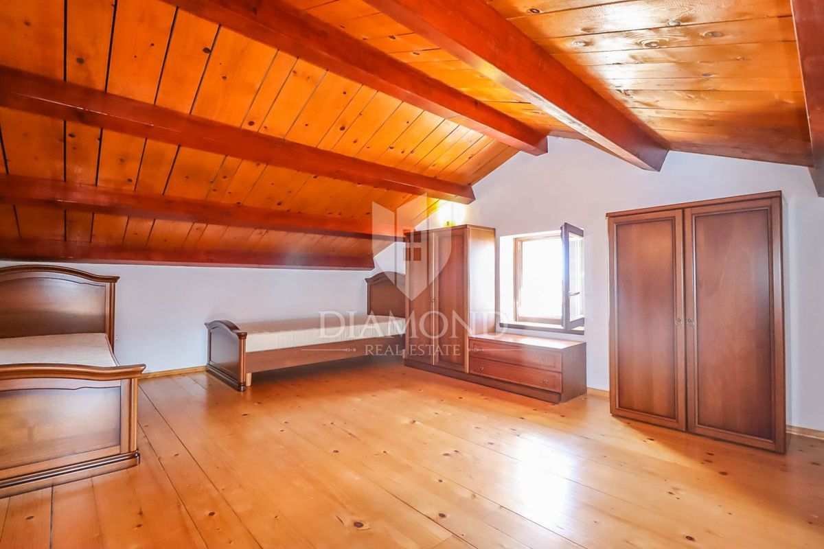 Ližnjan, očarljiva kamnita hiša v centru mesta
