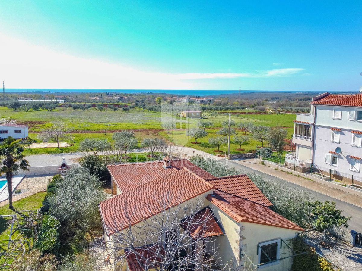 Poreč, okolica, luksuzno stanovanje v pritličju z bazenom!